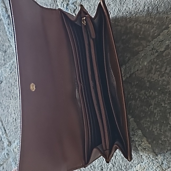 Authentic Wallet - Picture 3 of 10